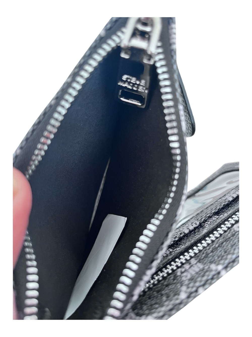 Steve Madden Black and White Logo Zip Wallet - Picture 5 of 5